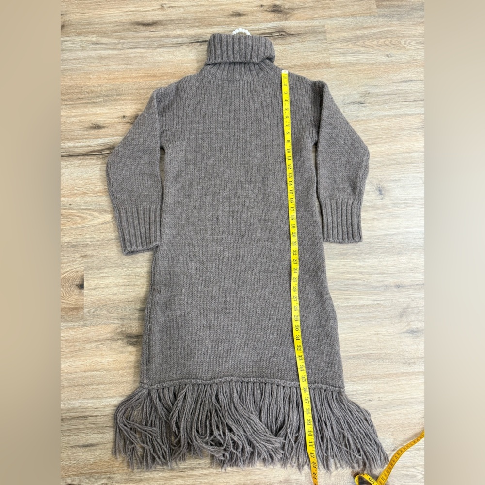 Stylish Zara 100% Wool Long Dress with Fringe Dress NWOT
Size XS-S - Picture 10 of 12